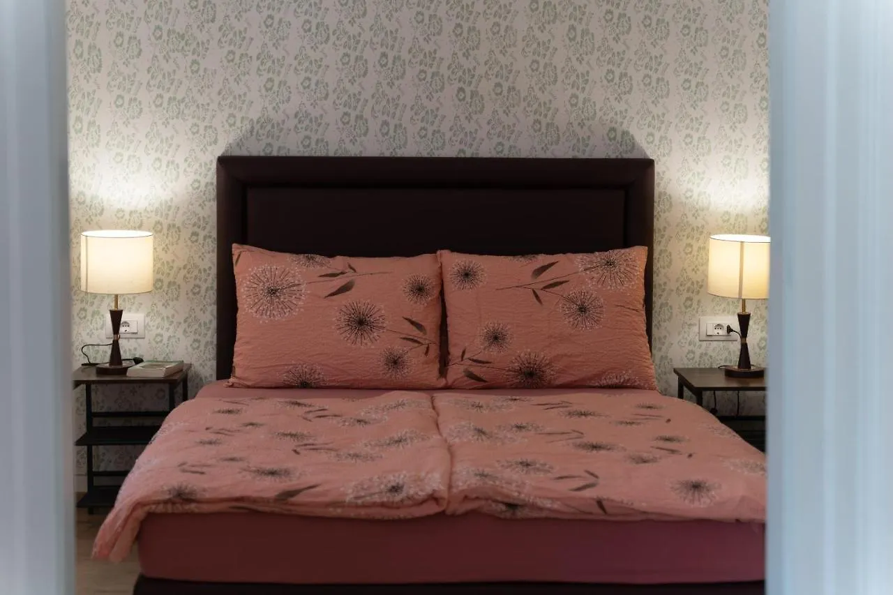 Hostel Antique 0*, Pula